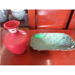 2 decorative clay items