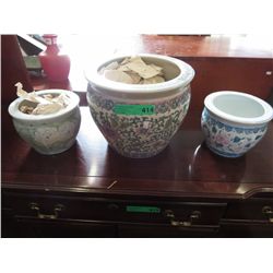 3 ceramic planters, flowered patterns