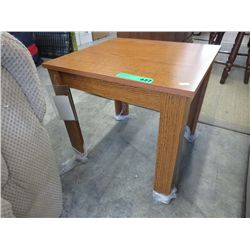 End table - NEW - 17" x 17" x 17"