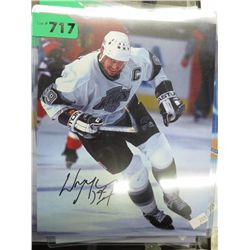 Signed hockey photo of Wayne Gretzky