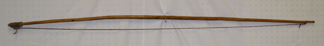PLAINS INDIAN BOW - R. G. Munn Auction LLC