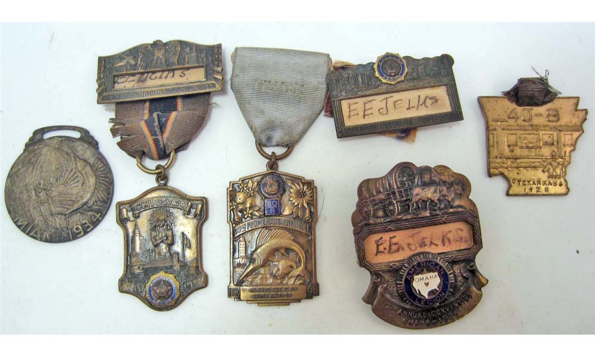 LOT OF 5 WW2 ERA VFW FOREIGN WAR VETRANS MEDALS