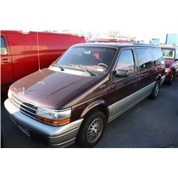 1994 CHRYSLER GRAND VOYAGER LE, PASSENGER VAN, RED, VIN # 1P4GH54R3RX364121