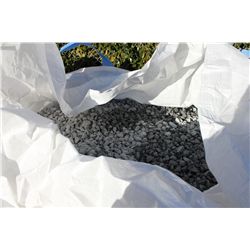 PALLET OF DECORATIVE GARDEN BED STONE