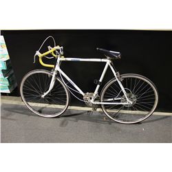 WHITE PRO-TEC 10 SPEED TOURING BIKE
