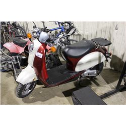 RED HONDA GAS POWERED VESPA STYLE SCOOTER