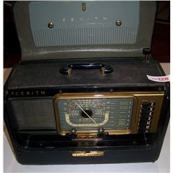 VINTAGE/ ANTIQUE ZENITH TRANS OCEANIC WAVE MAGNET PORTABLE RADIO