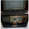 Image 1 : VINTAGE/ ANTIQUE ZENITH TRANS OCEANIC WAVE MAGNET PORTABLE RADIO