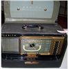 Image 2 : VINTAGE/ ANTIQUE ZENITH TRANS OCEANIC WAVE MAGNET PORTABLE RADIO