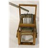 Image 2 : Early Vintage Rug Weaving Loom