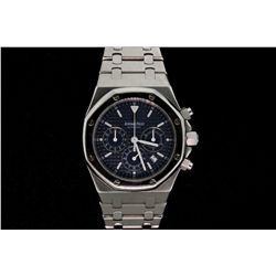 WATCH: Mens st.steel Audemar's Piguet Royal Oak wristwatch; 39mm case; polished fixed octagonal beze