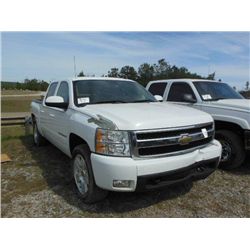 2008 CHEVROLET CREW CAB 4X4, SM 3GCEK13M48G185424, GAS, A/T, LEATHER, FUEL TANK, ODOMETER READING 22
