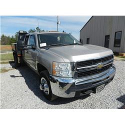 2009 CHEVROLET 3500HD CREW CAB 4X4 FLATBED TRUCK, S/N 1GCJK83K09F150730, 6.0L V8 GAS, A/T, P/S, A/C,