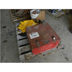 CIRCLE CUTTE W/MISC TOOLS