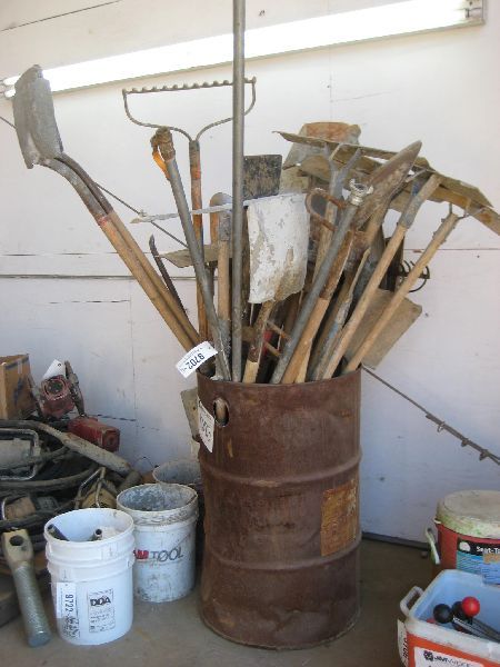 Comb Along Rake (1) BARREL MISC SHOVELS, CONCRETE COME-ALONG, RAKES, POST HOLE DIGGERS