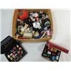 Image 2 : VINTAGE LOT ASSORTED SEWING SUPPLY & WOVEN BASKET