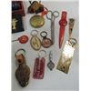 Image 3 : LOT 24 VINTAGE ITEMS: 14 ASSORTED KEY CHAINS,