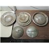 Image 1 : LOT 5 VINTAGE 1930S TO 60S CHRYSLER HUBCAPS