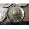 Image 4 : LOT 9 VINTAGE 1950S TO 70S PONTIAC HUBCAPS