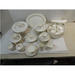 64 PCS VINTAGE MIKASA NARUMI BONE CHINA DINNER SET