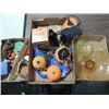 Image 1 : LOT 20 HOLLOWEEN TABLE DECORATIONS: 4 CERAMIC PUMP