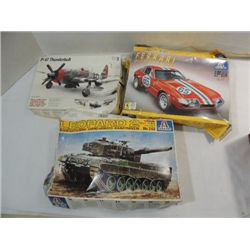 LOT 3 PLASTIC MODEL KIT: WWII GERMAN TANK