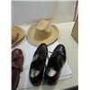 Image 2 : LOT 6 VINTAGE MENS REED WOVEN HATS & DRESS SHOES