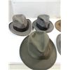 Image 3 : LOT 5 VINTAGE 1940S MENS QUALITY FEDORA: DOBBS,