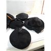 Image 2 : LOT 10 VINTAGE 1930S & 40S VELVET & FELT LADYS HAT