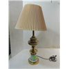 Image 1 : VINTAGE 28"H SOLID BRASS QUALITY END TABLE LIGHT