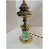 Image 2 : VINTAGE 28"H SOLID BRASS QUALITY END TABLE LIGHT