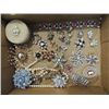 Image 1 : LOT 27 VINTAGE RHINESTONE LADY'S COSTUME JEWELRY: