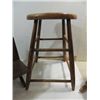 Image 2 : LOT 4 VINTAGE CHILD CHAIRS: SMALL ROCKER, SCHOOL