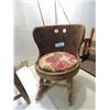 Image 3 : LOT 4 VINTAGE CHILD CHAIRS: SMALL ROCKER, SCHOOL