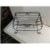 Image 2 : 20LX12W WROUGHT IRON TABLE OR DISPLAY