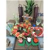 Image 1 : LOT 22 FLORAL DECORATIVE ITEMS: 2 WOOD WOVEN