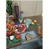 Image 2 : LOT 22 FLORAL DECORATIVE ITEMS: 2 WOOD WOVEN