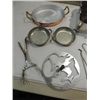 Image 2 : LOT 14 VINTAGE KITCHEN ITEMS: 1930S TOWEL RACKS &