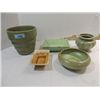Image 1 : LOT 5 VINTAGE CERAMIC PLANTERS: 1 FRANKOMA #212, 4