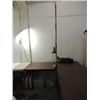 Image 2 : MID CENTRUY MODERN 3 LIGHT FLOOR TO CEILING LAMP