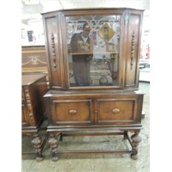 VINTAGE BERKEY FURNITURE CO WALNUT CHINA HUTCH