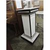 Image 1 : 19WX19DX41H ALL WOOD CONSTRUCTION PEDISTALS