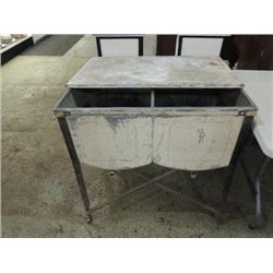 ANTIQUE PRESSED ROLLER METAL DOUBLE WASH BASIN