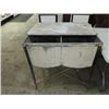 Image 1 : ANTIQUE PRESSED ROLLER METAL DOUBLE WASH BASIN
