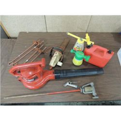 LOT 11 LAWN MAINTENANCE EQUIPMENT: TORO LEAF BLOWR