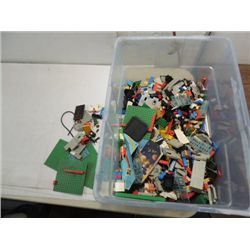 GIANORMOUS SELECTION OF LEGOS FROM DIFFERENT SETS