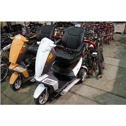 WHITE VITA 3 WHEELED MOBILITY SCOOTER ( NO CHARGER AND SOME DAMAGE TO FRONT PANEL )