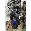 Image 1 : 2 GOLF BAGS AND CLUBS