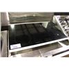 Image 1 : BOSCH CERAMIC COOKTOP (SOME DAMAGE ON CORNER)