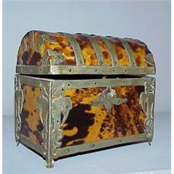 DOME TOP JEWELRY BOX